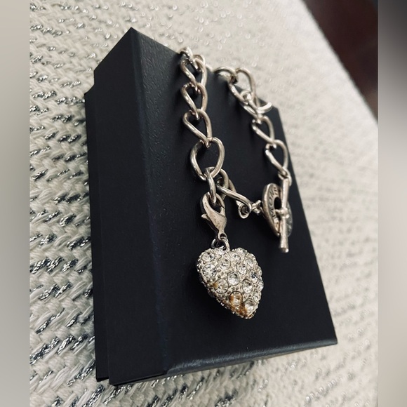 MONET heart charm bracelet with rhinestones - Picture 8 of 12